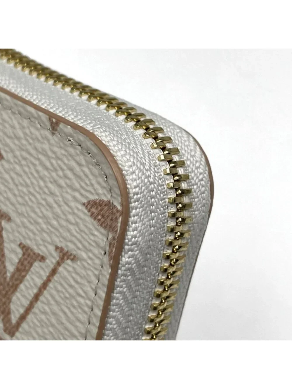 Louis Vuitton Zippy Wallet Zip Around Monogram Dune